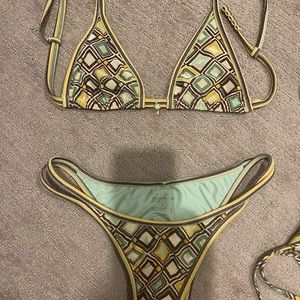 Bydee AUS bathing suit set!